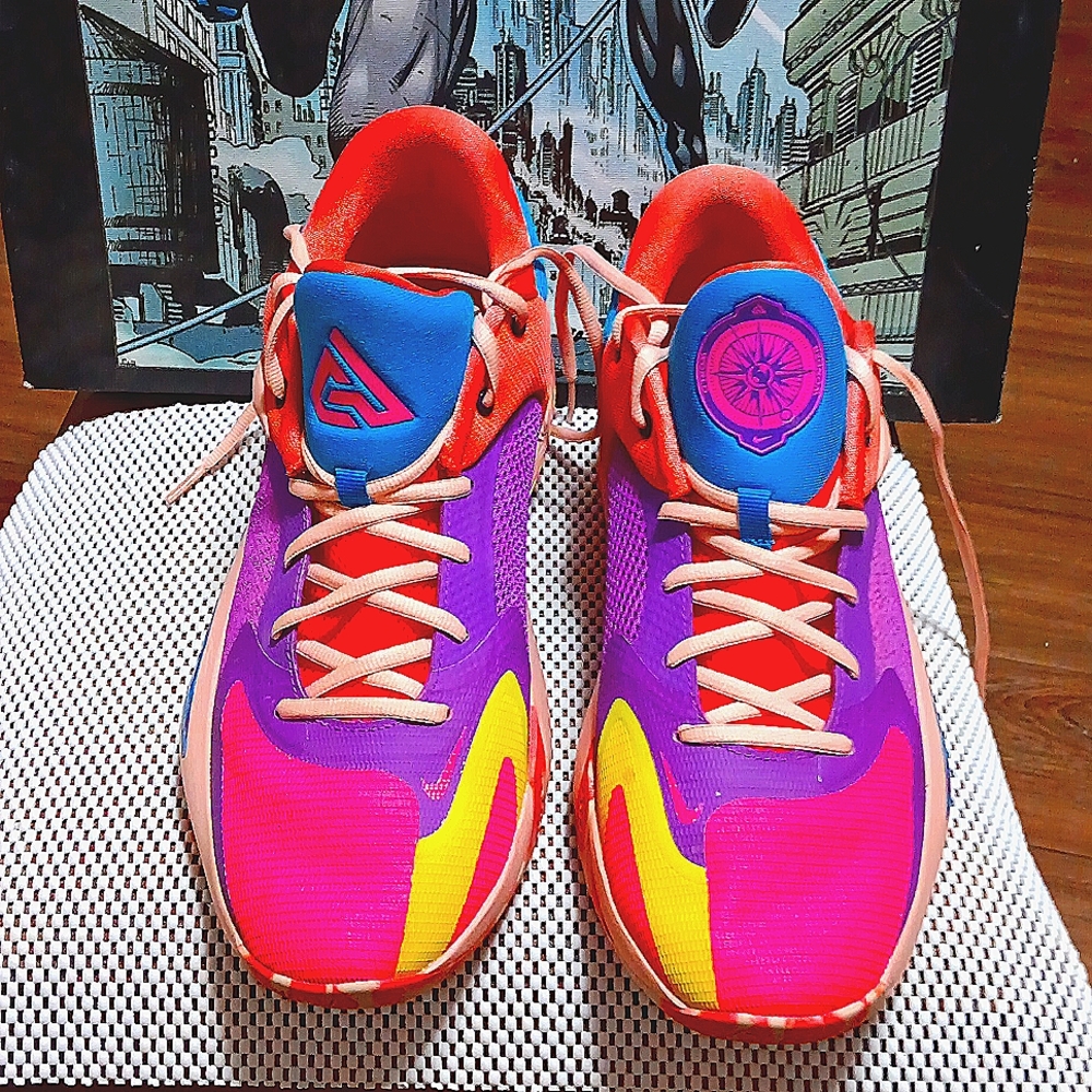 Nike zoom freak 4, size 12 multi colored